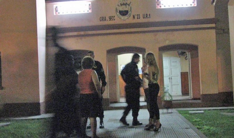 Le roban $1.200.000 a un exintendente mientras almorzaba fuera de casa