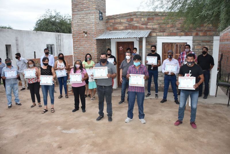 Entregan 30 viviendas sociales en Las Delicias