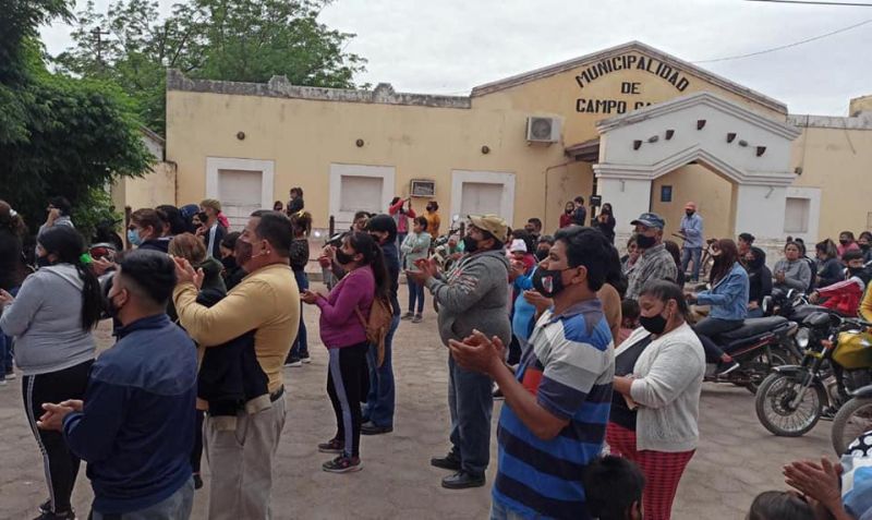Emotiva despedida de los vecinos de Campo Gallo al intendente José Vittar