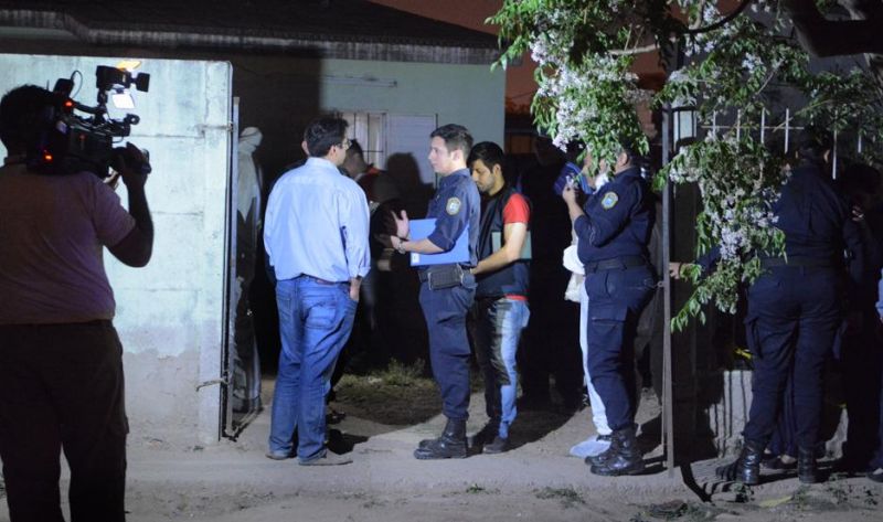 Una docente y empleada pública ahorcó a su hijo adolescente de 14 años y luego se suicidó