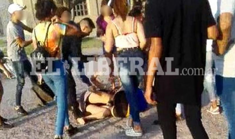 Violenta pelea de mujeres, a la salida de un boliche de Añatuya