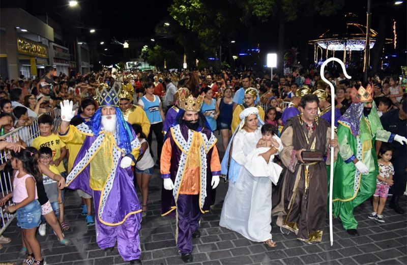 Los Reyes Magos hicieron su cabalgata ante una gran cantidad de público