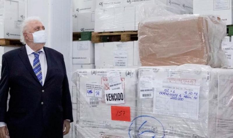 Encuentran cuatro millones de vacunas vencidas en un frigorífico