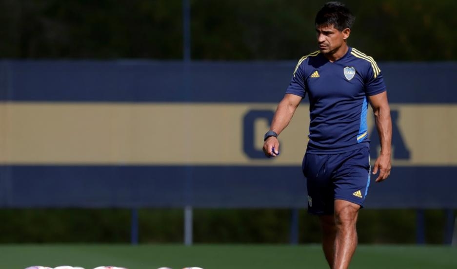 Preocupación por la salud de Hugo Ibarra, DT de Boca: lo llevaron de urgencia a la clínica