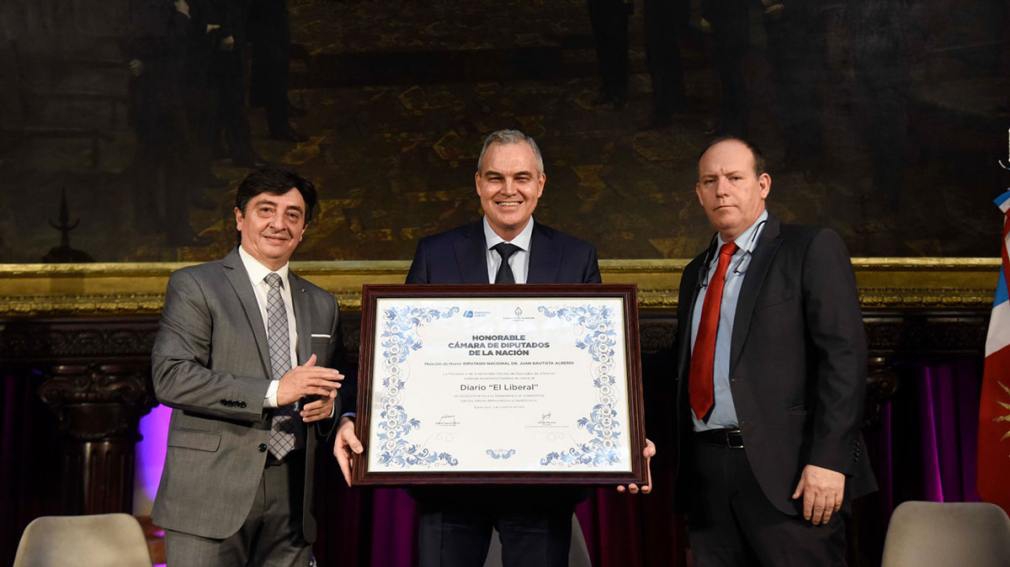 Gustavo Ick recibió la máxima distinción de la Cámara de Diputados de la Nación por los 125 años del diario El Liberal