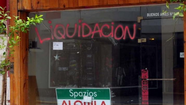 En enero hubo 100 despidos en el comercio local y ya suman 600