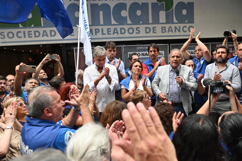El sindicato de los bancarios firmó un nuevo aumento que elevaría los sueldos a más de $ 1 millón