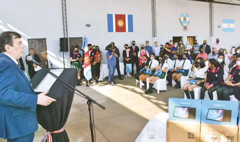 Zamora habilitó una escuela y relanzó el plan Metas Digitales