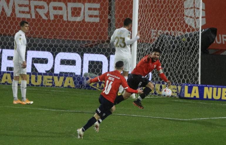 Independiente ganó el clásico y quedó líder de la Liga Profesional