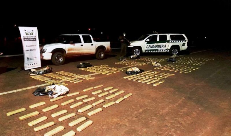 Vieron un control, giraron en U y abandonaron su vehículo: cargaban una colosal cantidad de droga