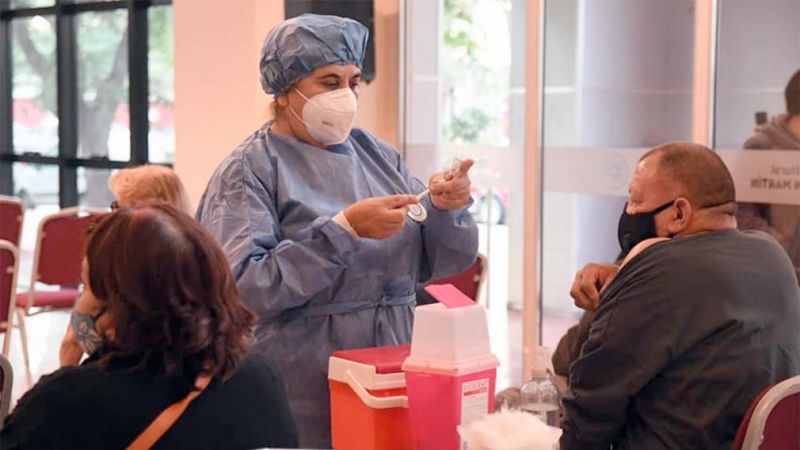 Se confirmaron 4 muertes y 164 nuevos casos activos de coronavirus en Santiago