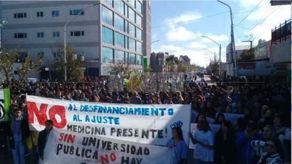 Resistencia y Sáenz Peña se suman a la movilización en defensa de la universidad pública