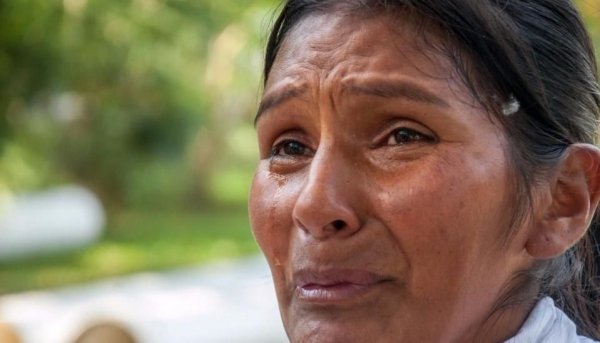 Salta: Dieron asistencia a la mujer que que estaba con sus tres hijos viviendo en una plaza