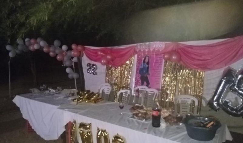 Increíble: festejaban un cumpleaños de 15 con más de 100 invitados