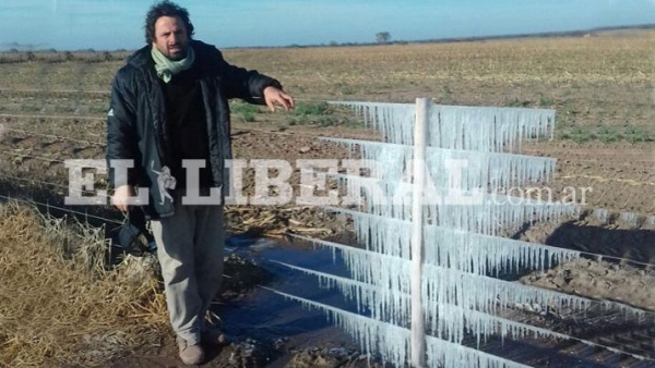 Impresionante imagen de la helada en el departamento Ibarra