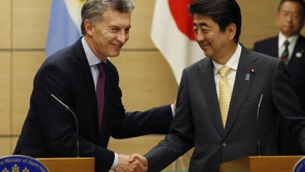 Macri regresa de su gira con más de US$15.000 millones en inversiones