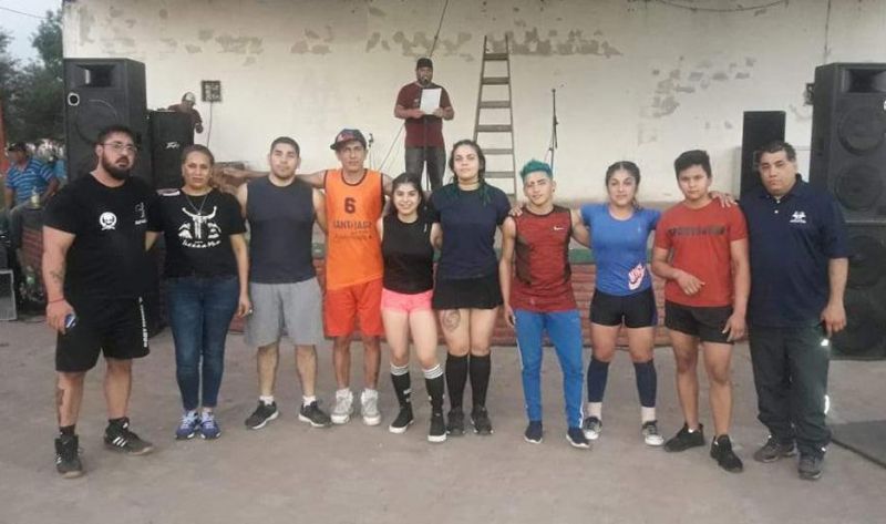 Un santiagueño se entrena para competir con el hombre más fuerte de Brasil