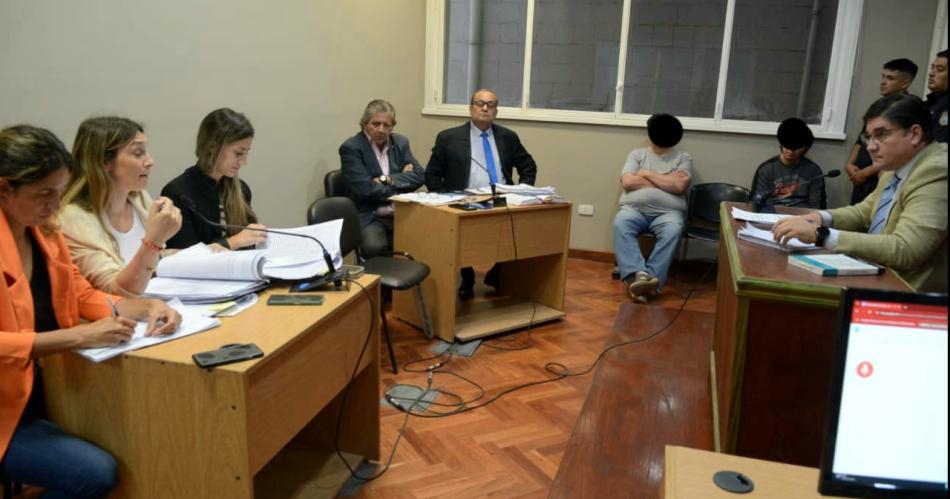 Dictan prisión preventiva para músico y un quiosquero por supuesta pornografía infantil.