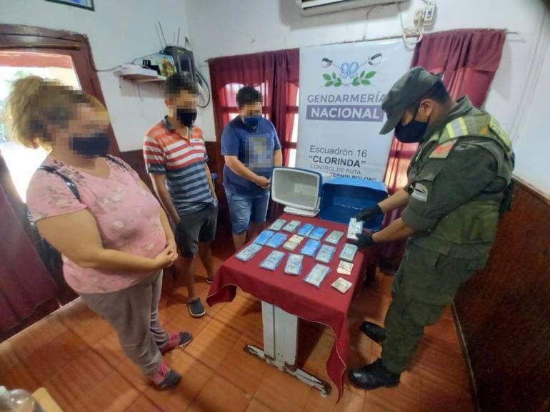 Circulaba con más de U$S 100 mil ocultos dentro de una conservadora