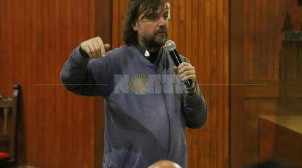 La lucha contra las adicciones, eje de la disertación de Pepe Di Paola