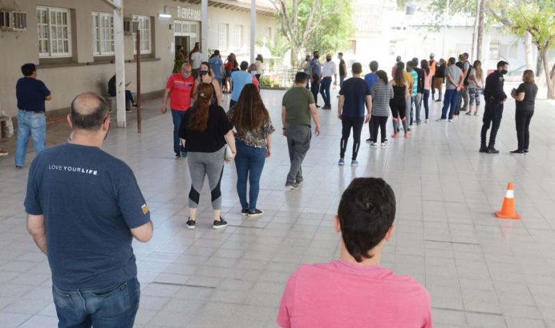 Casi 800 mil santiagueños, en condiciones de votar este domingo en los comicios nacional y provincial