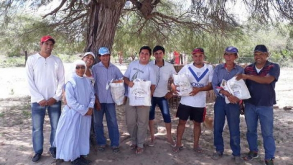 Gracias a Cáritas, 600 familias del departamento Copo tuvieron su "Navidad Solidaria"
