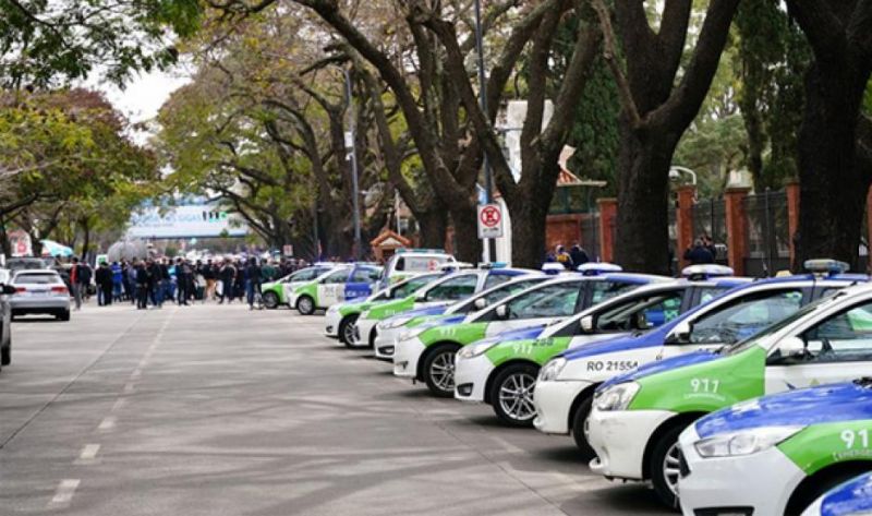 Con patrulleros, la policía bonaerense rodeó la Quinta presidencial de Olivos