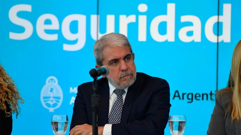Aníbal Fernández le advirtió a Cristina Kirchner que "debe ponerse en el lugar que le corresponde, de vicepresidenta"