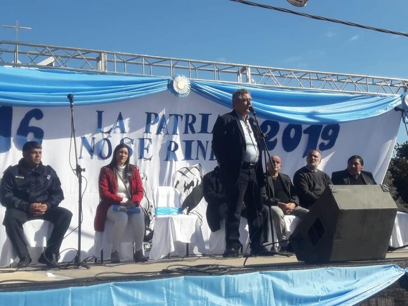 En Campo Gallo hoy se realizó el desfile por el 203° Aniversario de la Independencia Argentina.