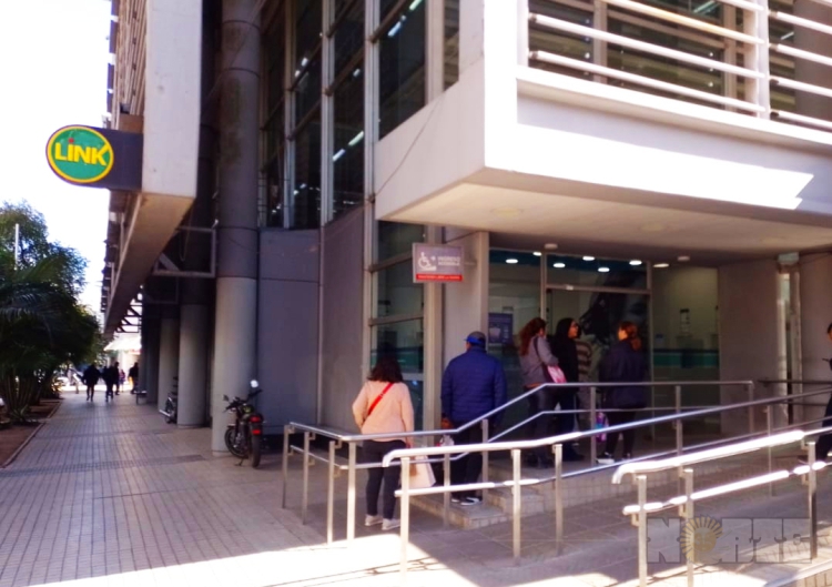 CHACO-El Gobierno provincial anunció que paga el medio aguinaldo el 21 y 22