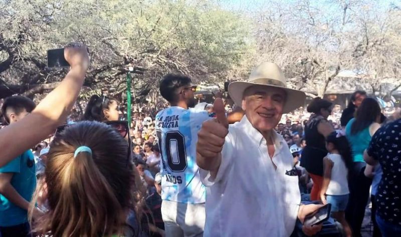 FOTOS | La TV nacional, presente en un patio del Indio Froilán desbordado de turistas