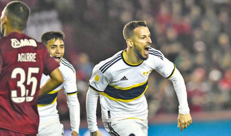 Zarpazo a la punta: Boca venció a Lanús en la agonía y es el nuevo líder del torneo