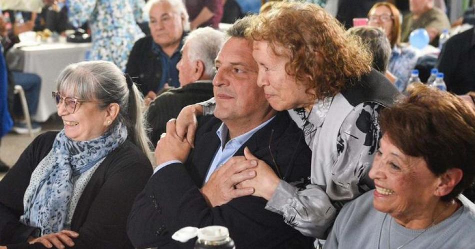 Massa se comprometió a "fortalecer el sistema jubilatorio"