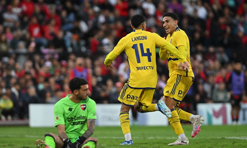 Boca dio el golpe en Rosario y venció 3-1 a Newell’s para meterse en zona de clasificación