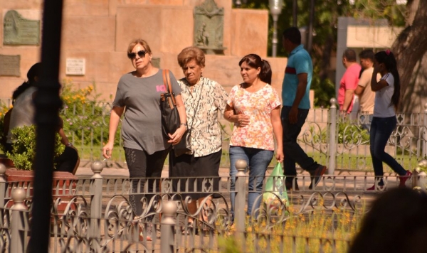 La máxima en Santiago alcanzará hoy los 36º y se vienen días de extremo calor