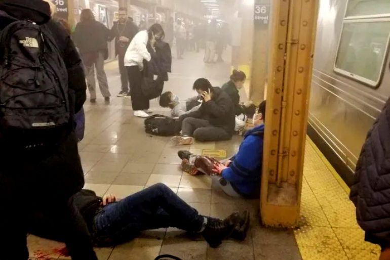 Tiroteo en el subte de Nueva York: hay al menos 13 heridos
