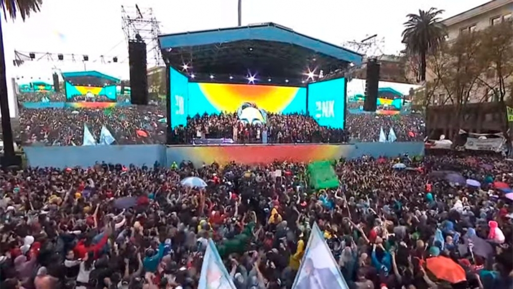 Cristina Kirchner habló ante una Plaza de Mayo repleta de militantes