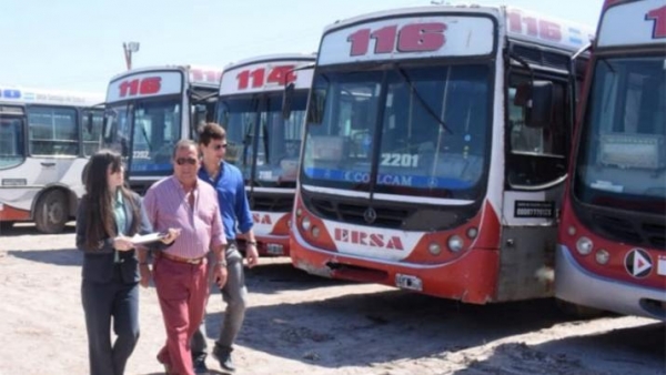 La policía custodia que las unidades de Ersa no sean llevadas de Santiago