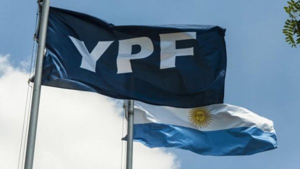 YPF quiere comprar la red de Shell en el país