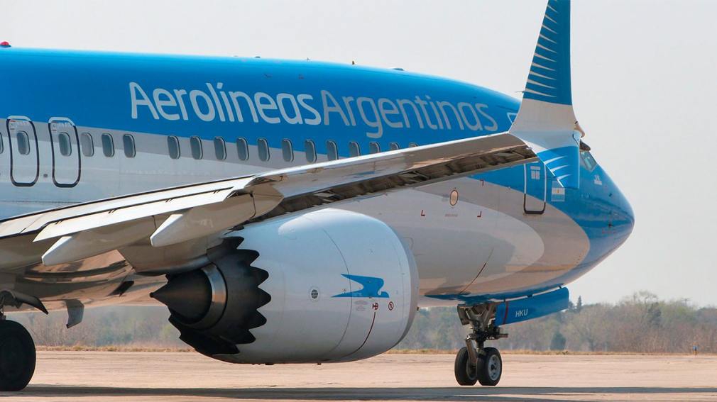 Aerolíneas Argentinas cancela acumulación de millas para funcionarios con pasajes pagados por Estado