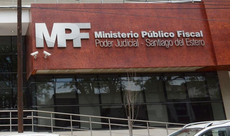 A cintazos y trompadas, "castigó" a su pareja en el Bº Lomas del Golf