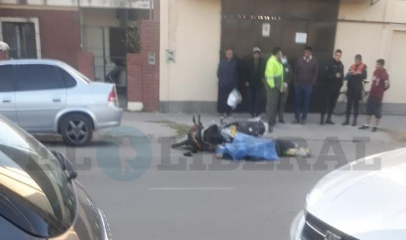 Choque y muerte de un canillita arrollado por un camión en pleno centro santiagueño