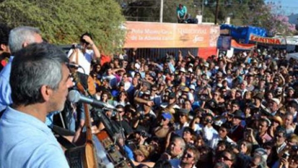 Los Lagos recibe a turistas y santiagueños en la festividad cultural "Las manos de mi madre"