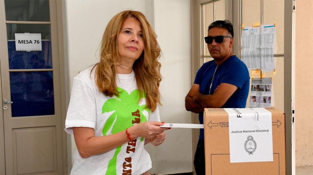 Votó la ministra O'Mill: "La grandeza de la democracia está en la participación de todos"