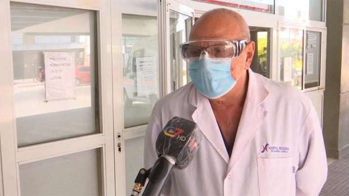 Evoluciona el joven que mató a puñaladas a su padre