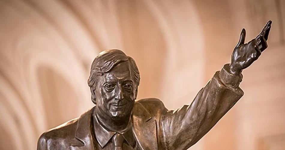 Revelan el motivo por el cual retiran la estatua de Néstor Kirchner que estaba en el CCK.
