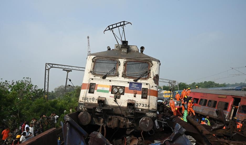 Tragedia en India: suman 288 los muertos y 850 los heridos por el accidente de trenes