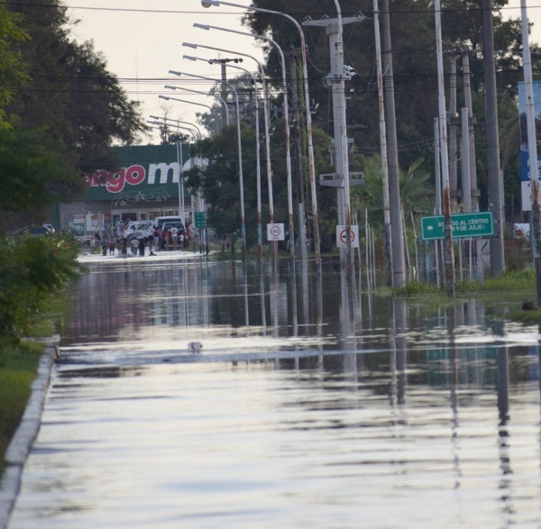 Con más de 700 evacuados y un pronóstico poco alentador, Sáenz Peña sigue en situación crítica