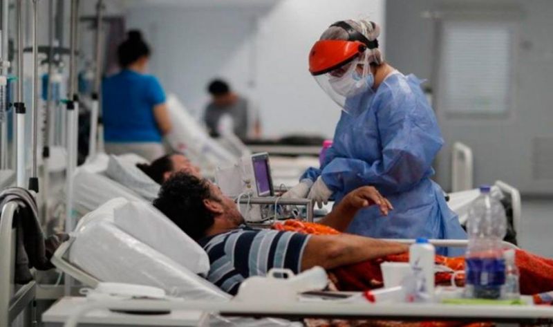 “El 30% de positivos que hay en los testeos ya justifica adoptar ciertas restricciones”