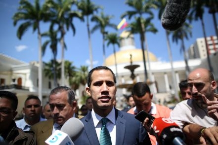 Países europeos reconocen a Guaidó al expirar ultimátum a Maduro
